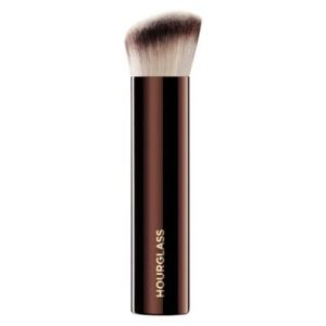 Hourglass vanish foundation brush
